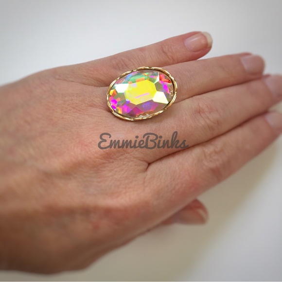 NWT Multifaceted Holographic Iridescent Crystal Cocktail Ring - Oil Slick Tones - Picture 14 of 16
